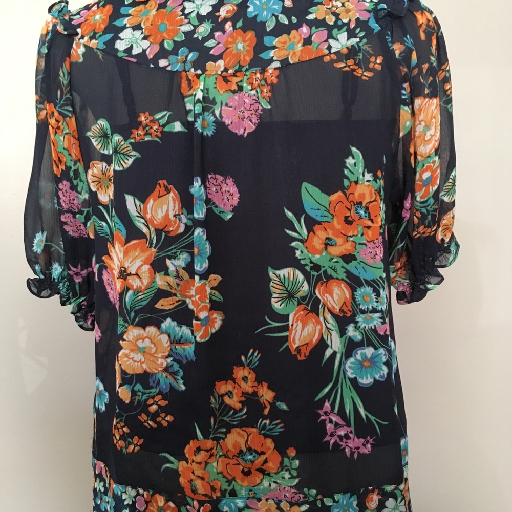 Sheer blouse - Picture 2 of 5